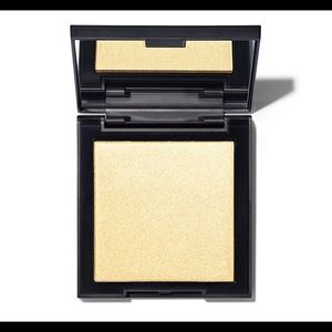 Morphe Makeup - Morphe Highlighter. ✨ Morphe Makeup - Morphe Highlighter. ✨